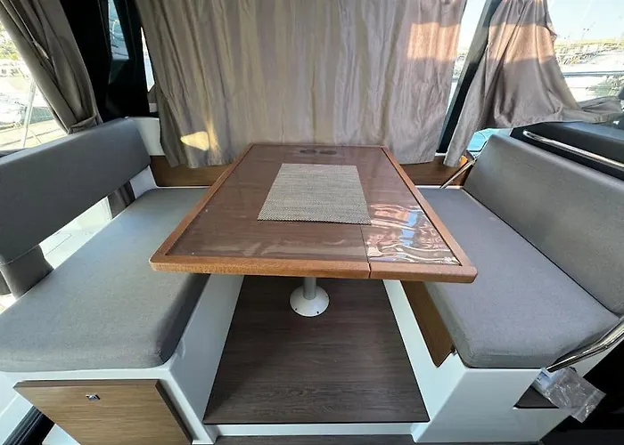 Bella Storia Ii 船上ホテル *